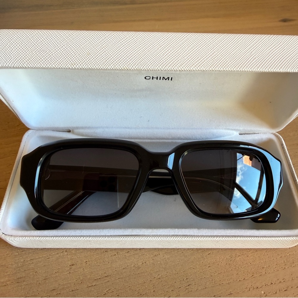 Chimi PERGA Black Rectangular Sunglasses - image 1